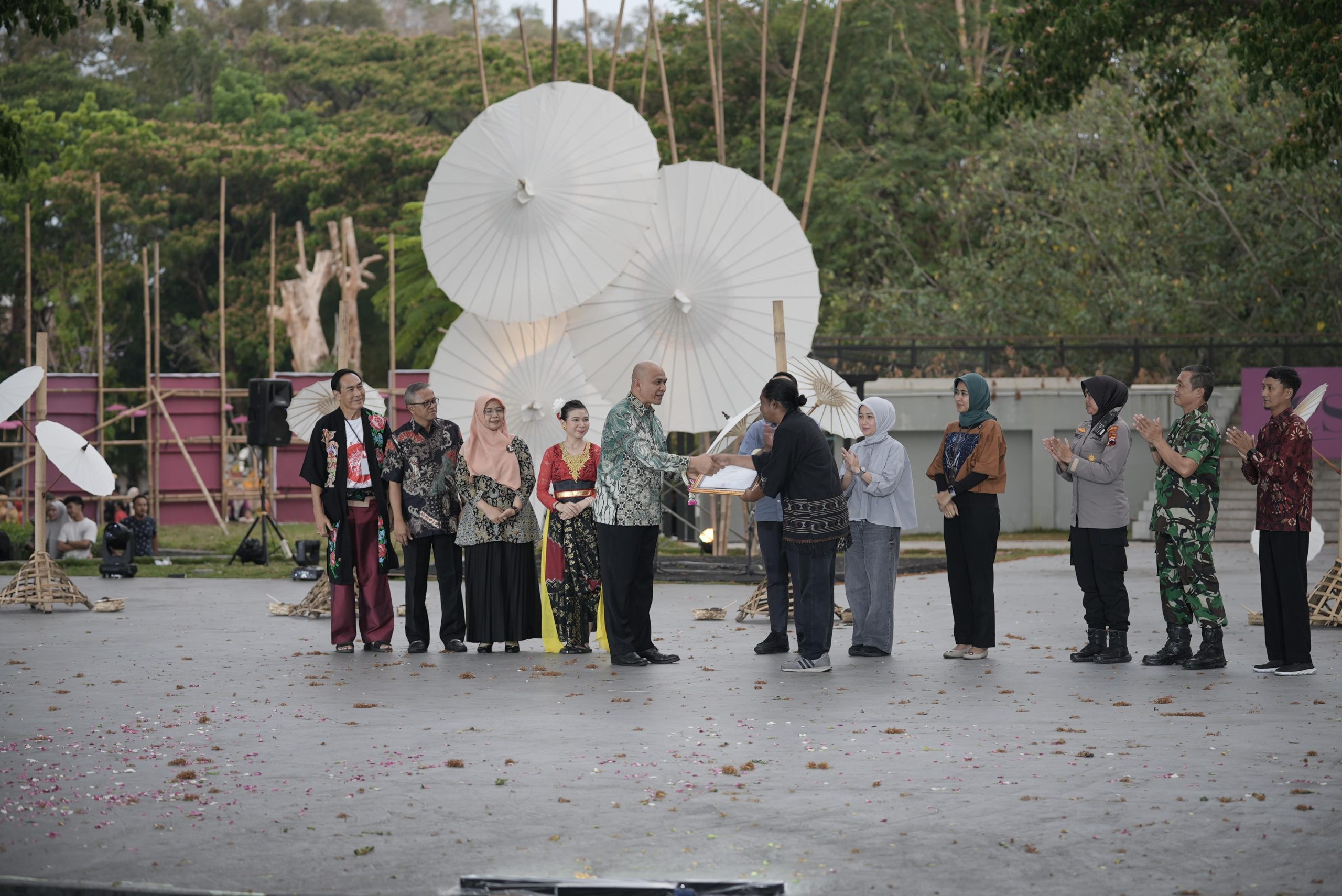 Perayaan Budaya Terbesar: Festival Payung Indonesia 2025